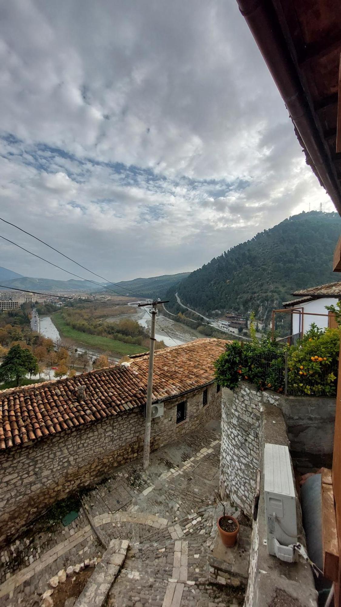 Old Town Hava Baci Hotell Berat Eksteriør bilde
