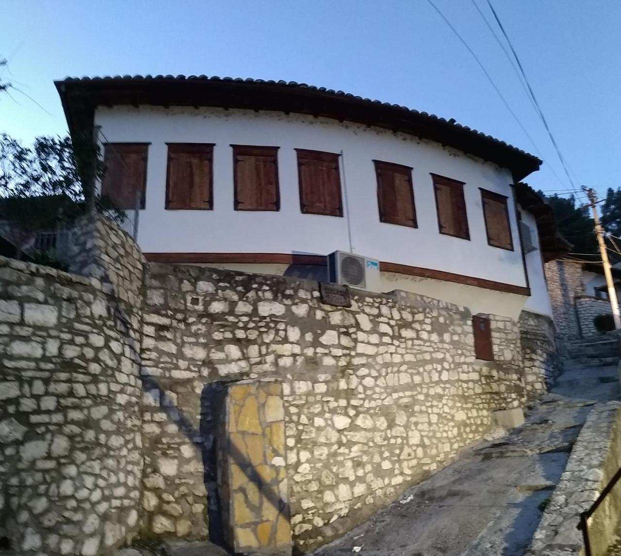 Old Town Hava Baci Hotell Berat Eksteriør bilde